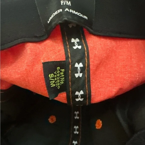 EUC Boys Under Armour Red + Black Fitted Baseball Cap Youth Small/Medium - Picture 3 of 3